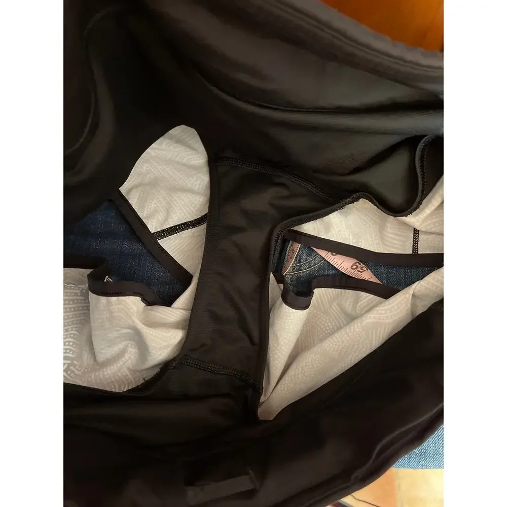 Lululemon, black and white patterned speed shorts size 8